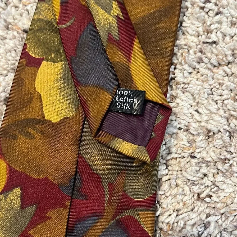 American Traditions this tie